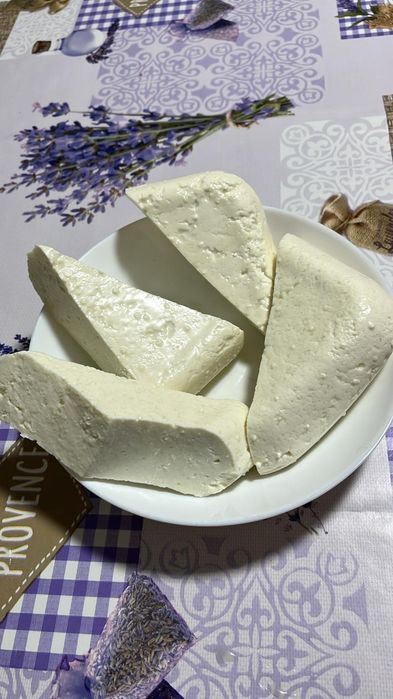Vând lapte/brânză de capră