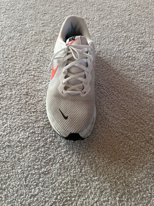 Vand adiasi Nike originali albi de running