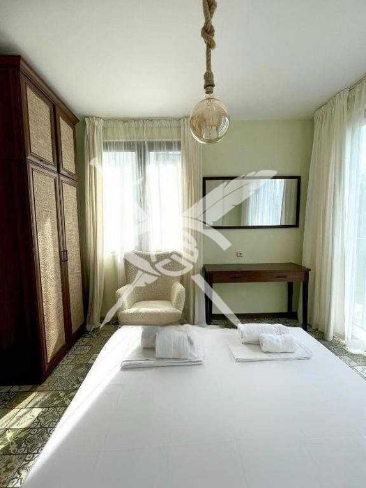 Продава се Тристаен апартамент в Созопол - 94 кв.м за 1764 €/кв.м - Снимка #2