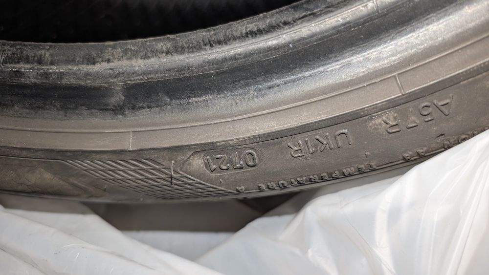 2 броя летни гуми Goodyear, DOT 0721, 225/45/17