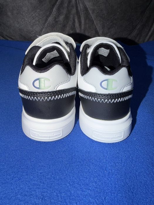 Adidași Champion mărimea 32