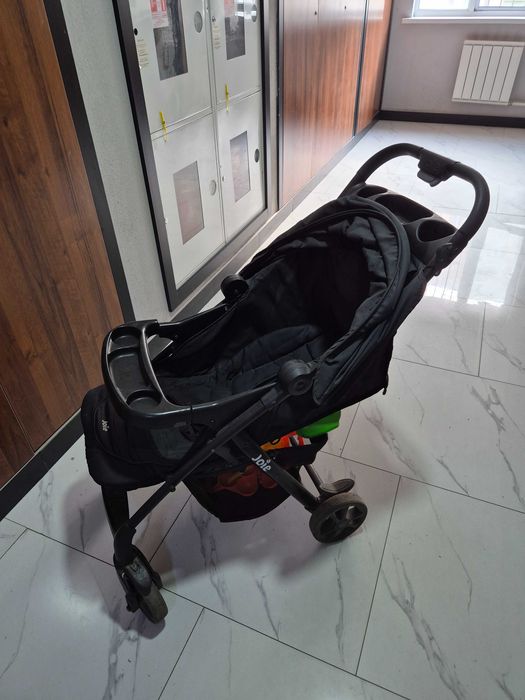 Функциональная коляска от Jole