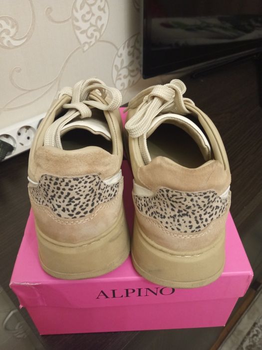 Обувь женские кеды