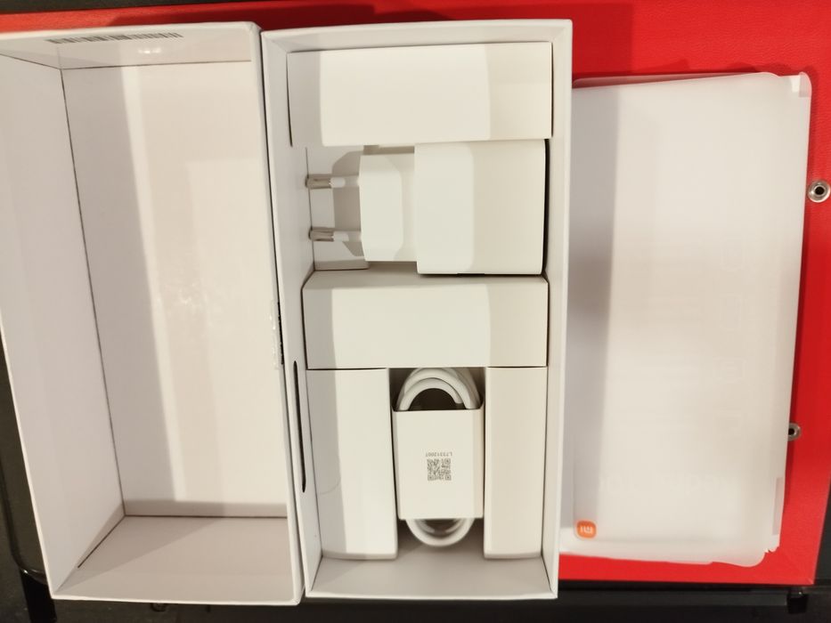 Xiaomi Redmi 10c cu NFC  full box și căști stereo Xiaomi