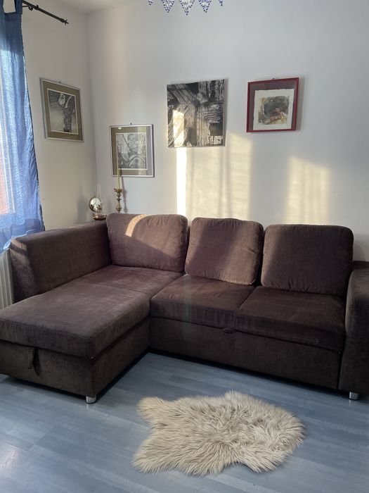 Canapea extensibila cu spațiu de depozitare