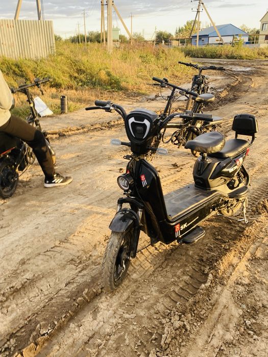 Продам электроскутер ск8