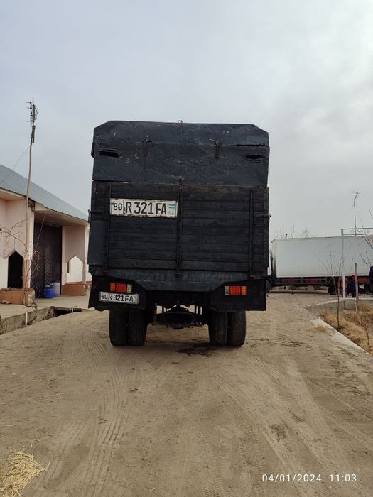 Зил Юк машинаси сотилади.  Срочно продам