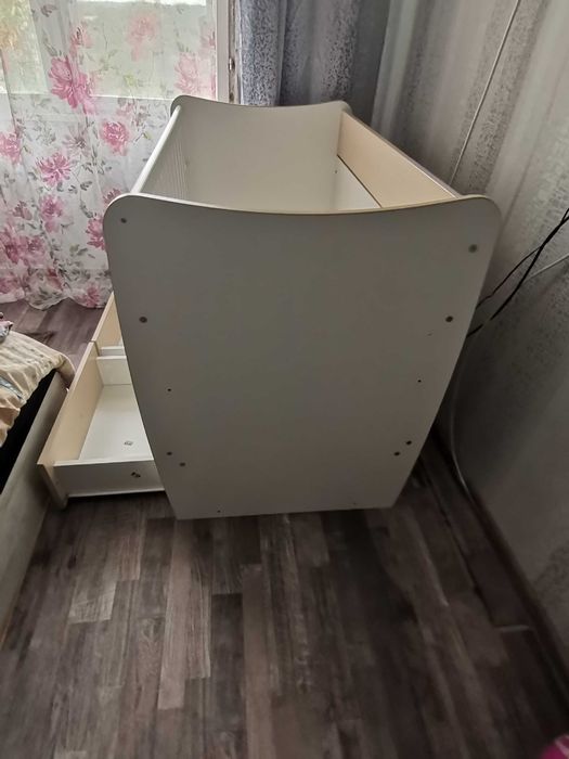 Продавам легло "Лорели" 60/120