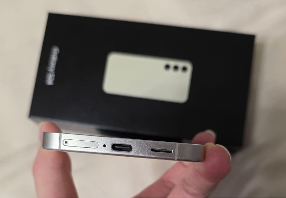 Samsung Galaxy S24 - 256 GB, amber yellow, baterie 100%