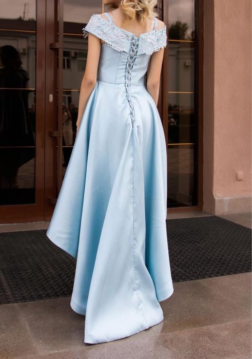 Продаю красивое вечернее платье