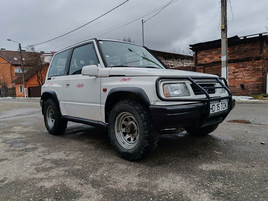 Vând Suzuki Vitara.