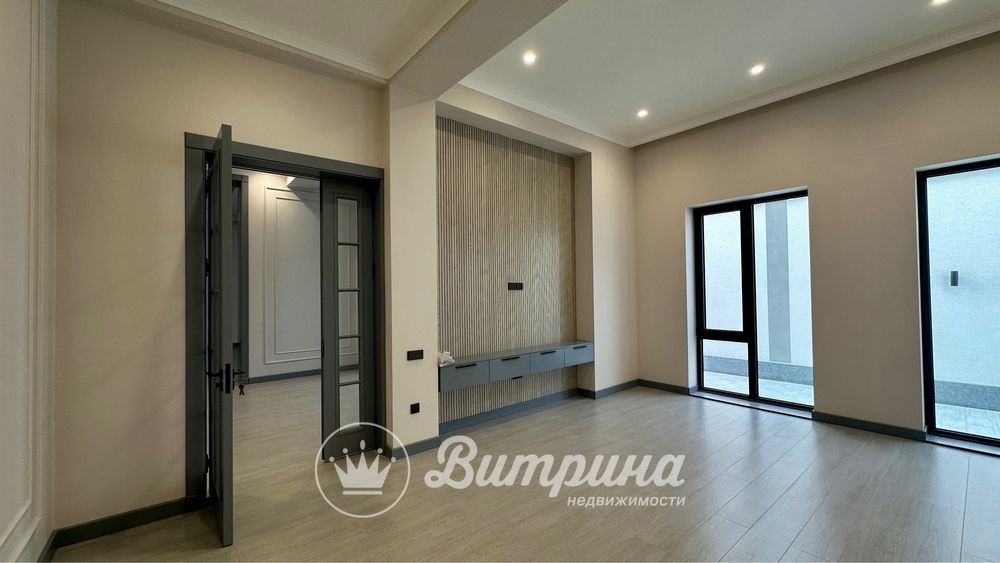 Дом в центре города, на 3-х сотках, общей площадью 610 кв.м