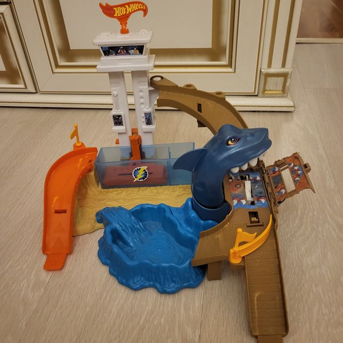 Трассы хот вилс и автовоз