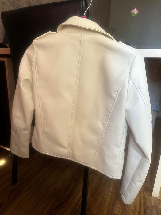 Курточка косуха для девочки 140-146 размер на 7-9 лет