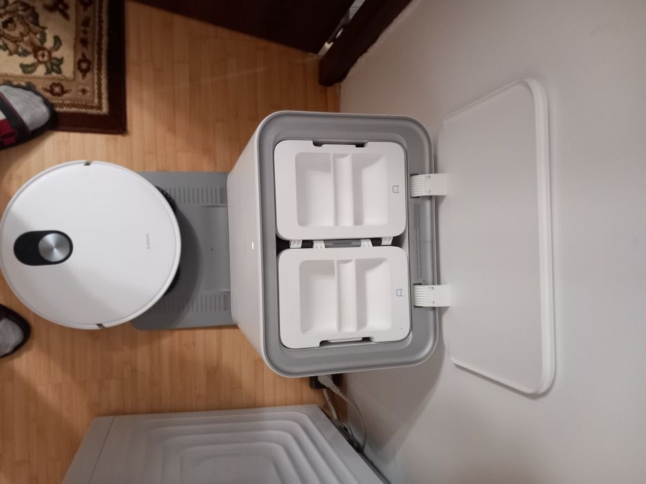 Продавам прахосмукачка робот Xiaomi Robot Vacuum 5 с 21 месеца гаранция
