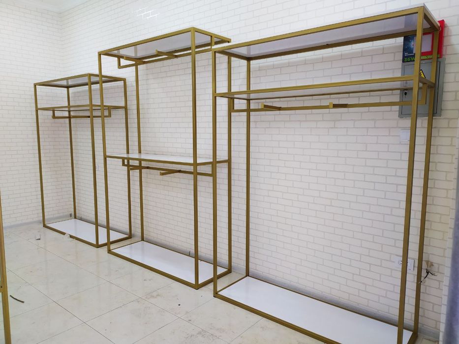 Стеллажи на заказ для магазинов и шоурумов