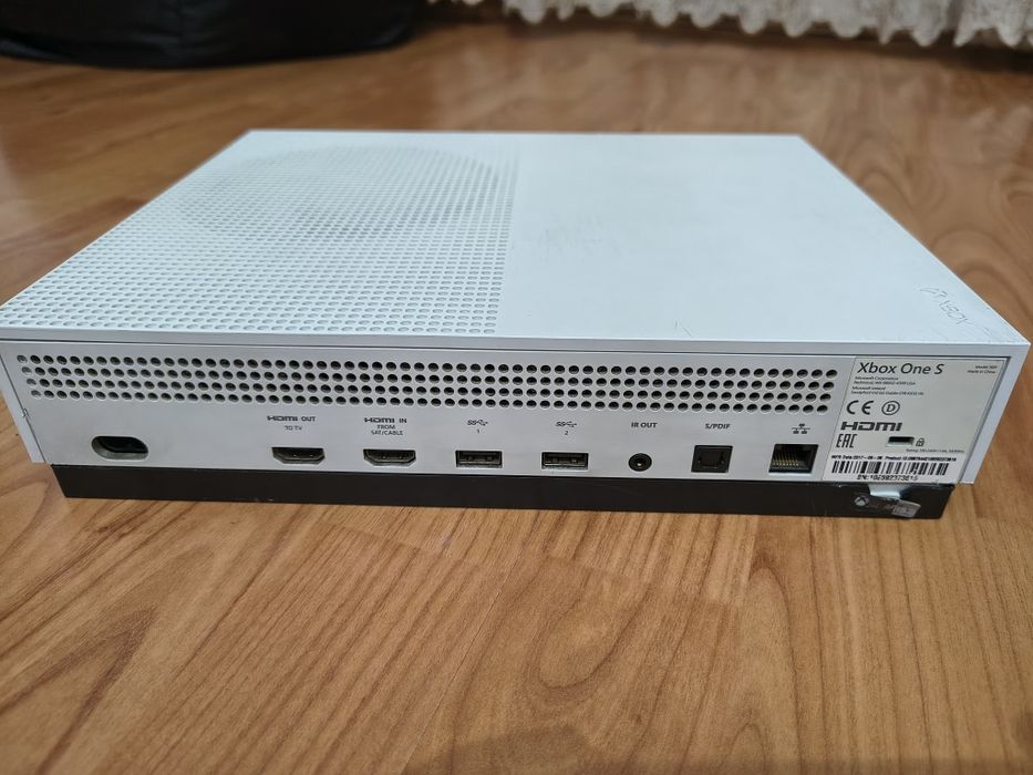 Xbox One S versiunea cu DVD , 500gb