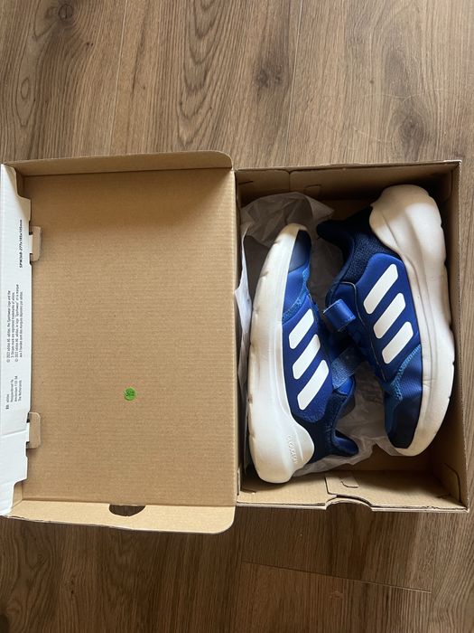 Маратонки adidas