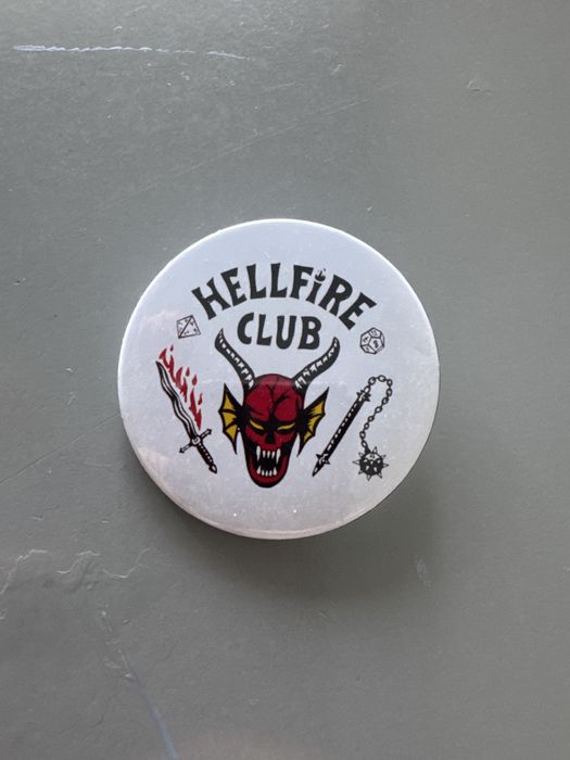 значки stranger things (уилл,майк)