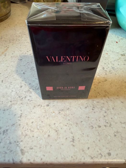 Valentino Born în Roma Intense