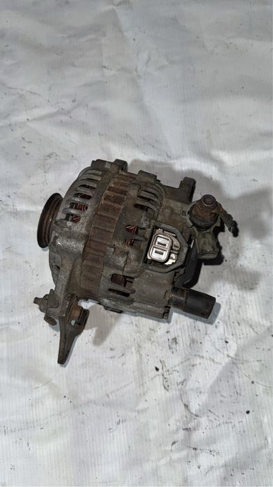 Привозной генератор Mazda 323