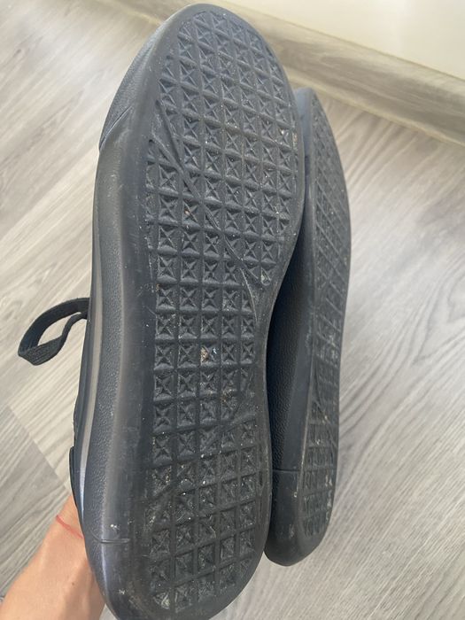 Спортно елегантни черни обувки/ маратонки,от велур и еко кожа,р-р 37,5