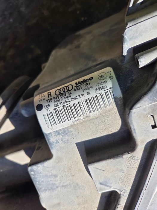 Far dreapta xenon bixenon complet Audi A5 8T cod 8T0941004AL 8TO 941 004 AL 89317781 8T0941003AL 8T0 941 003 AL 89317771