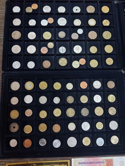 КОЛЕКЦИЯ! АЛУМИНИЕВО куфарче с монети и банкноти!!