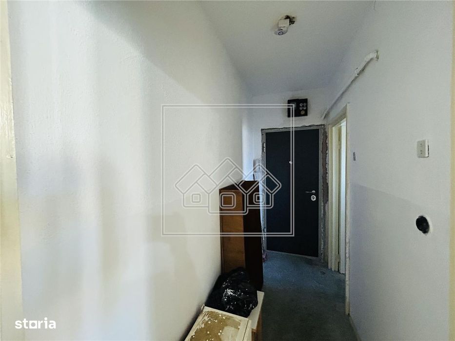 Ap cu 2 camere, balcon, etaj 45 - Zona Ciresica