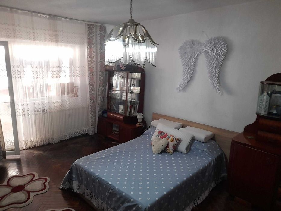 Chirie la 5 km de centrul Bradului (jud Hunedoara) in Gura Barza  la apartament