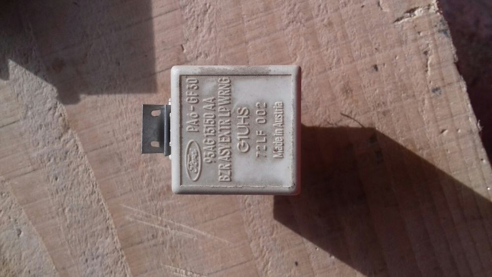 Relee fiesta 3 benzina