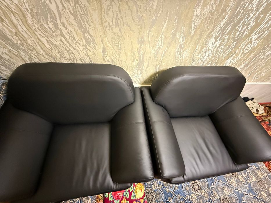 Продаются кожаные диваны и кресла.  Divan va kreslolar sotiladi