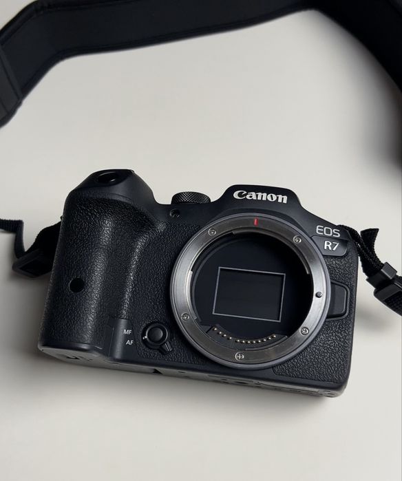Canon EOS R7 + SIGMA RF 18-50mm f2.8