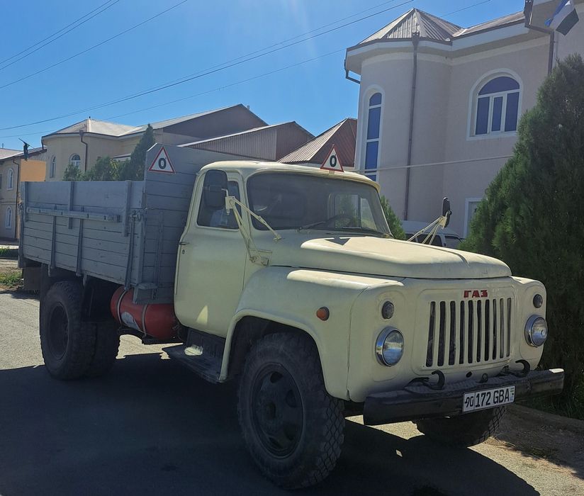 Газ 52 сотилади. Холати ало.