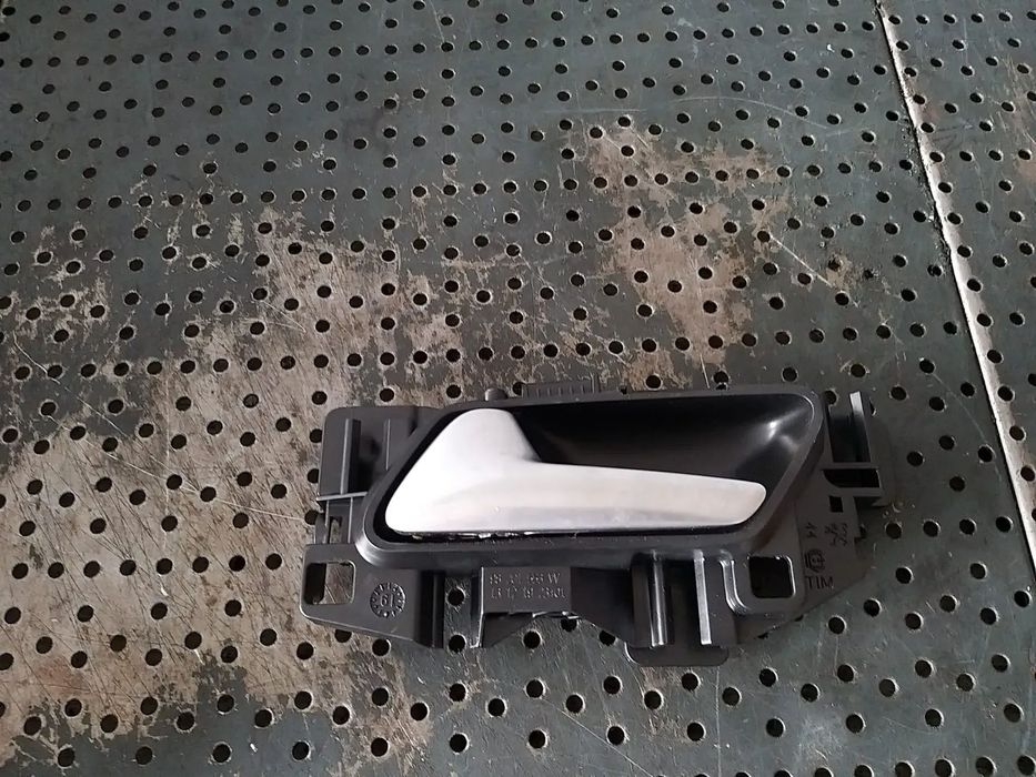 Maner interior usa stanga fata peugeot 5008 2 25527w01 98201553w