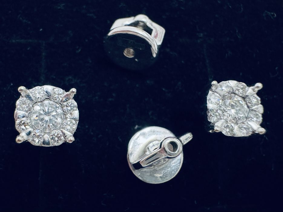 585 Бриллиантовые серьги