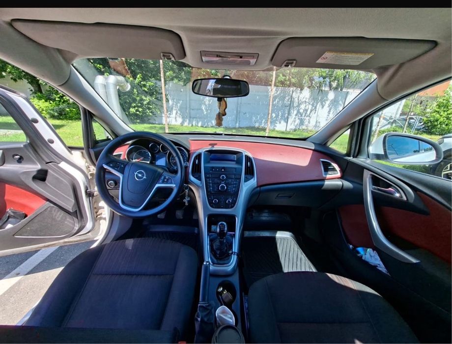 OPEL Astra 2011 — imagine 3