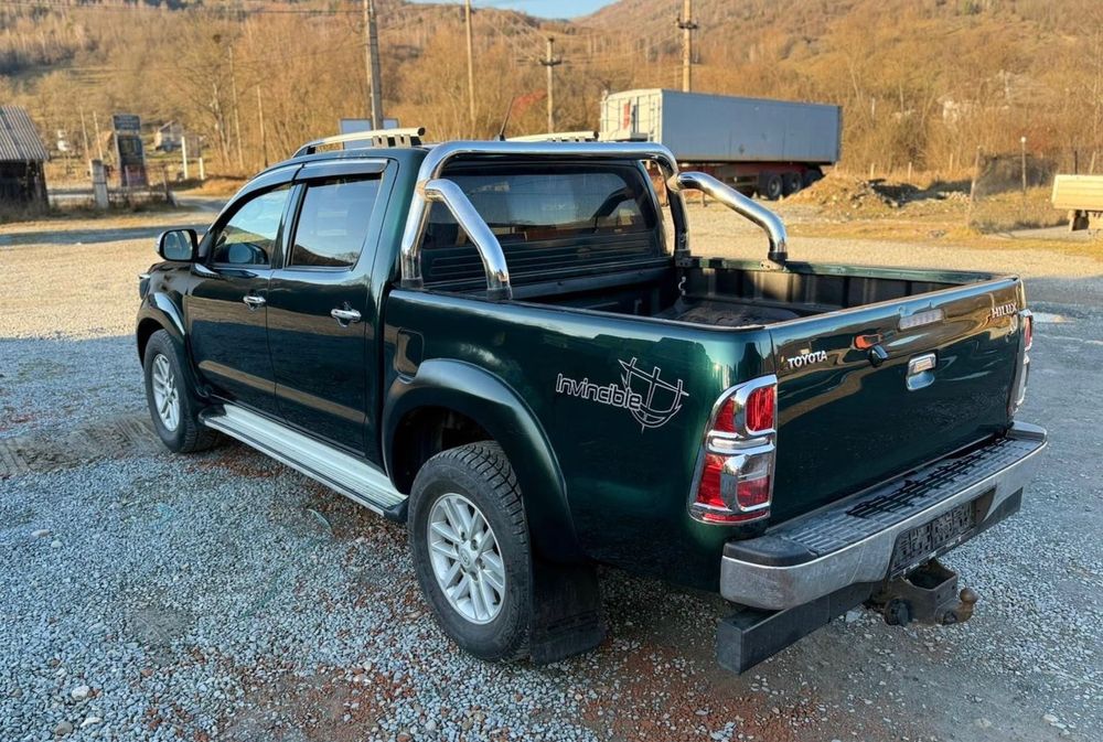 Toyota hilux 3.0/171 cp ! Invincible