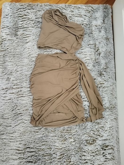 Чисто нови рокли