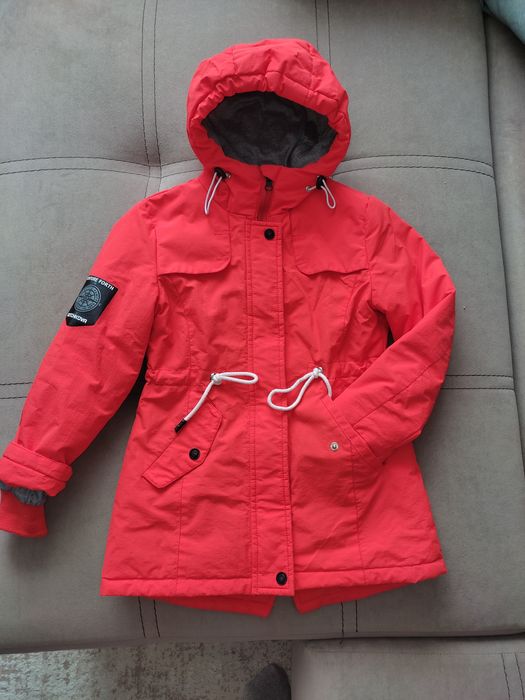 Демисезонные куртки на девочку
