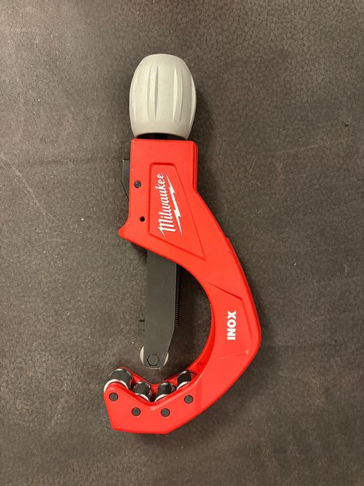 Milwaukee cuțit țevi inox