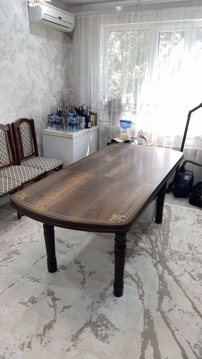 Продам стол + 8 стульев