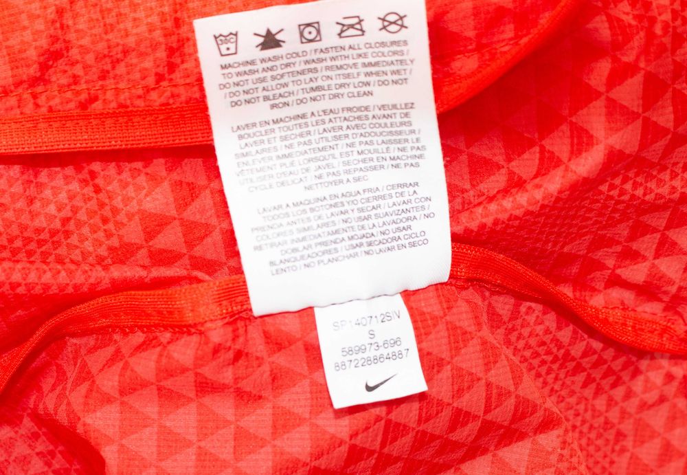 Nike оригинално дамско яке червено тип ветровка за бягане S