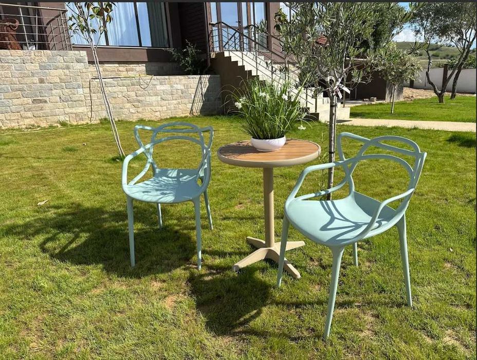 Трапезен стол Виена 15цвята-полипропилен бледо зелен