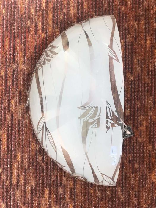 Осветитнелни тела за таван и стена