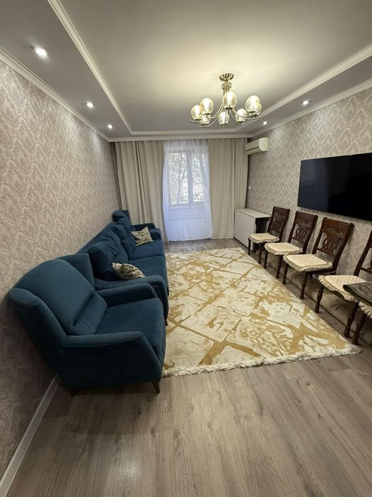 Продам квартиру  4 -х комнатную