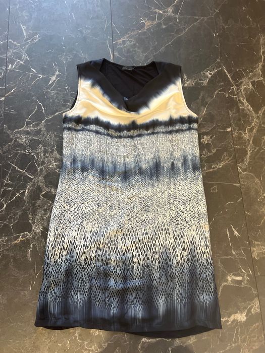 Дамски ризи и рокля - всичко по 10 лв, трите заедно - 20 лв