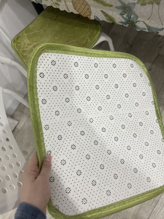 Сидушки на стулья