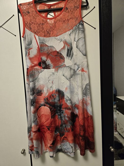 Дамски рокли и спортни сетове