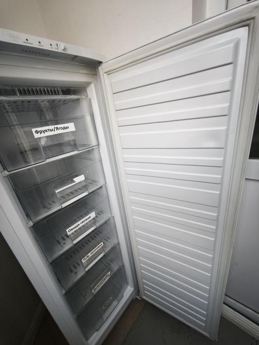 Морозильник Бирюса 416 175 л белый